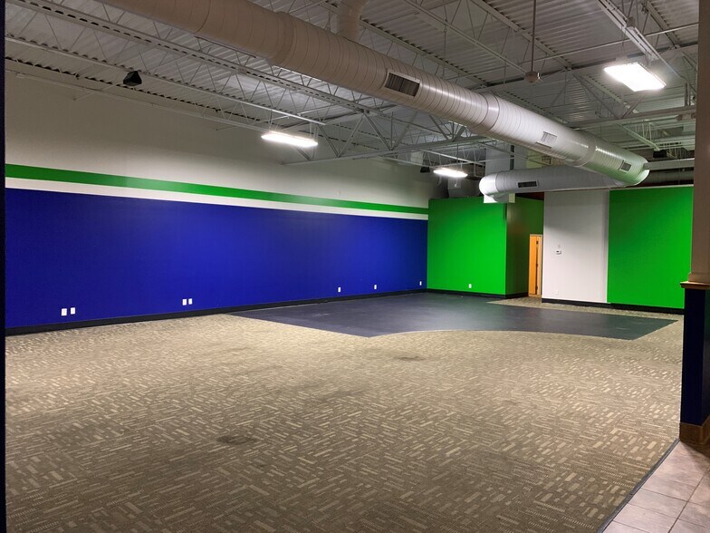 More Photos Of 109 Lew Dewitt Blvd, Waynesboro Storefront For Lease