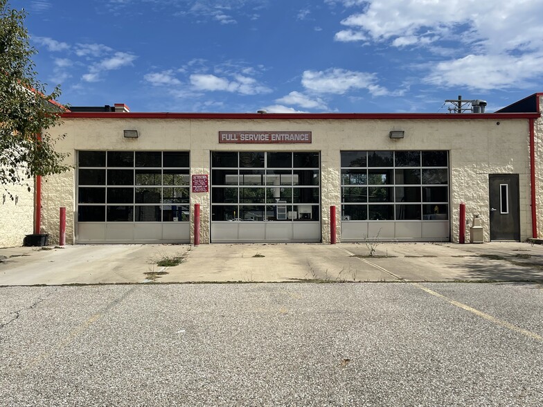 More Photos Of 560 N State Road 135, Greenwood Service Station For Lease