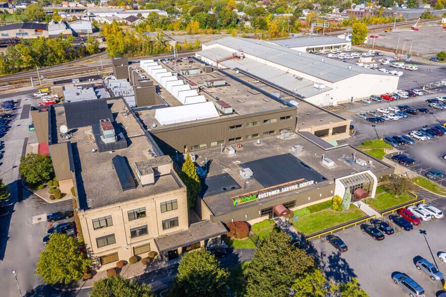 Primary Photo Of 400 West Ave, Rochester Flex For Lease