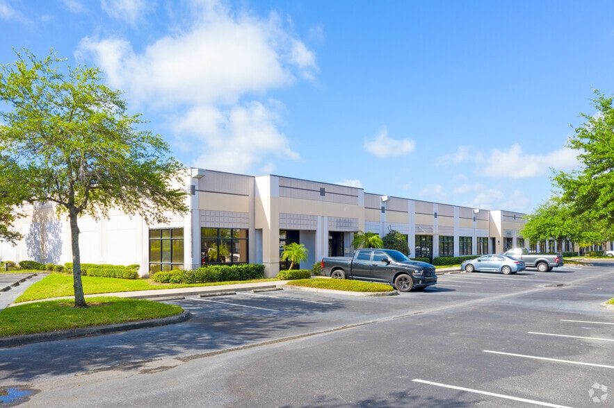 Primary Photo Of 2900-2928 S Falkenburg Rd, Riverview Light Distribution For Lease