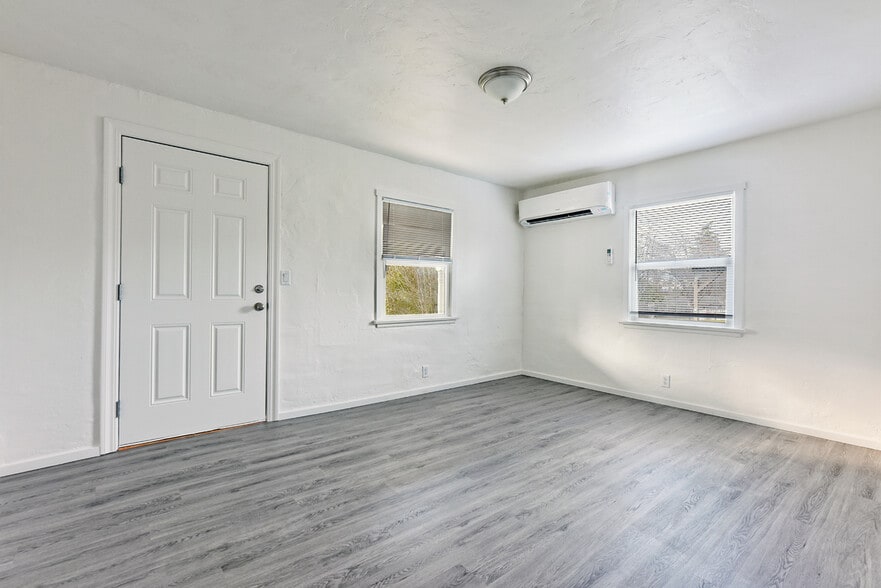 More Photos Of 1808 Spring St, Medford Apartments For Sale