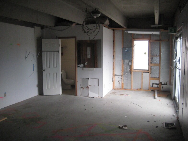 More Photos Of 1241 S Lipan St, Denver Warehouse For Sale