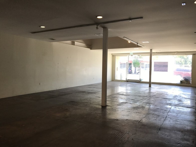Primary Photo Of 4617 Van Nuys Blvd, Sherman Oaks Storefront For Lease