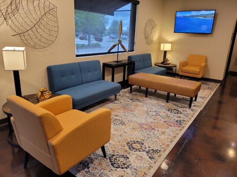 More Photos Of 301 SW 16th St, Bentonville Medical For Sale