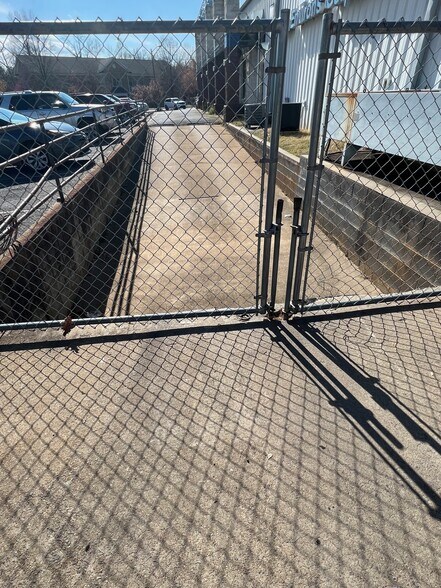 More Photos Of 340 Greenbrier Dr, Charlottesville Manufacturing For Lease