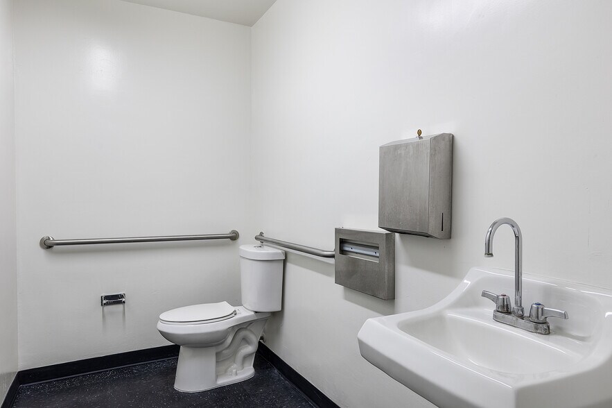 More Photos Of 12300 Denholm Dr, El Monte Warehouse For Sale