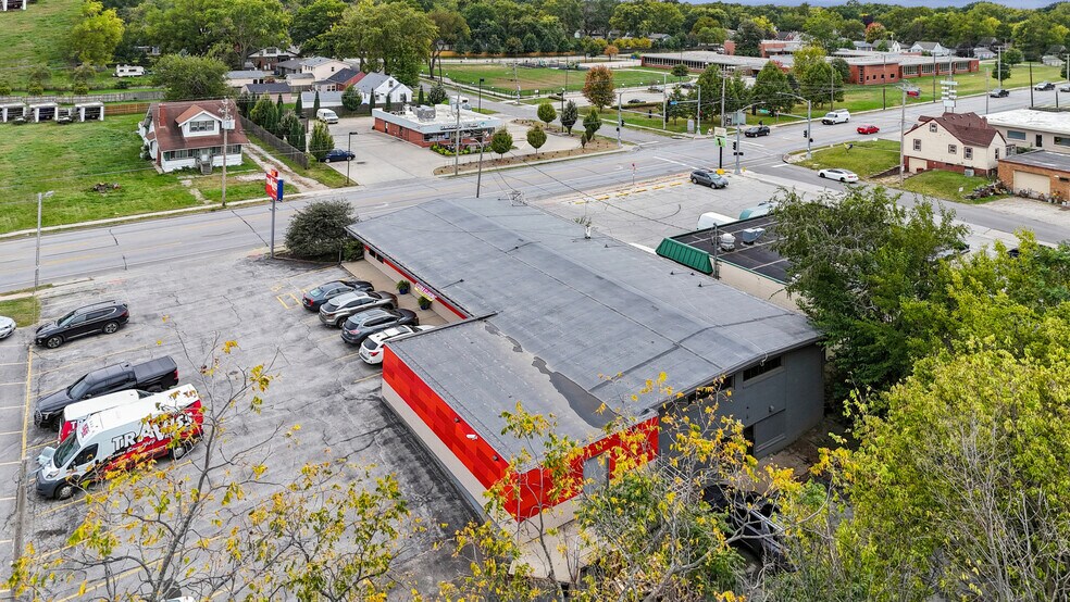 More Photos Of 4931 Douglas Ave, Des Moines General Retail For Sale