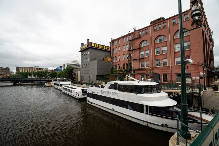 More Photos Of 144 E Juneau Ave, Milwaukee Storefront For Sale