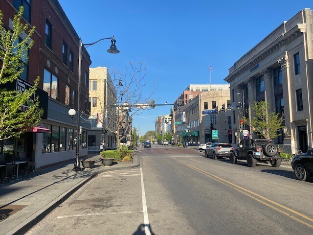 More Photos Of 134-138 N Marion St, Oak Park Storefront Retail Office For Lease