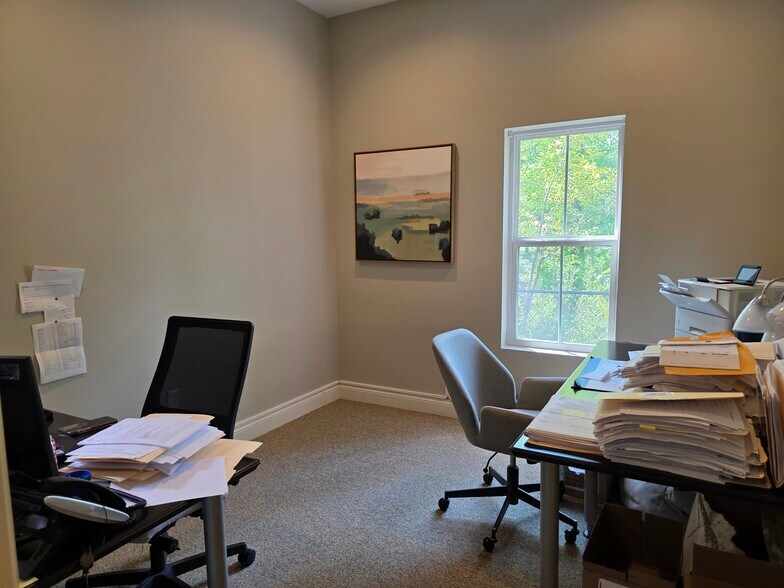 More Photos Of 181 Bluffton Rd, Bluffton Office For Lease