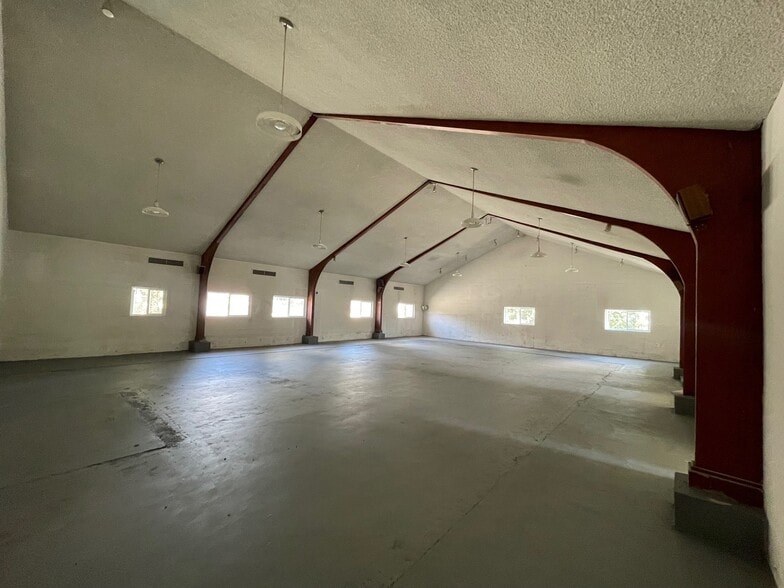 More Photos Of 7216 Valmont St, Tujunga Lodge Meeting Hall For Sale