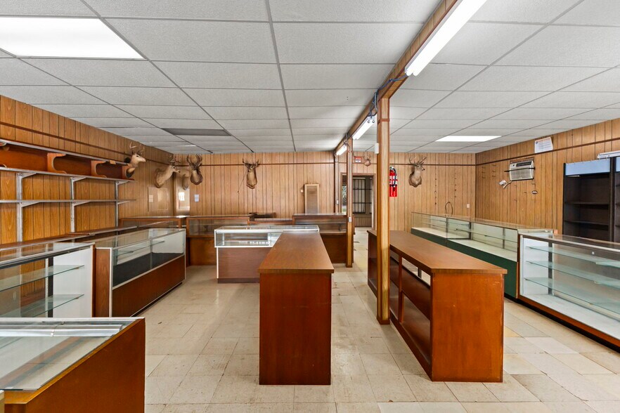 More Photos Of 1375 W San Antonio St, New Braunfels Freestanding For Sale
