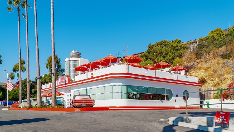 More Photos Of 30622 Coast Hwy, Laguna Beach Restaurant For Sale
