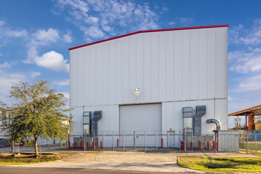 More Photos Of 1701-1707 Tidwell Rd, Houston Warehouse For Sale