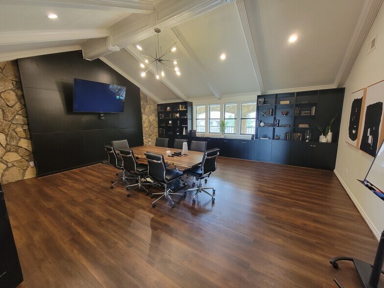 More Photos Of 23122 Valley Ranch Pky, Porter Coworking Space