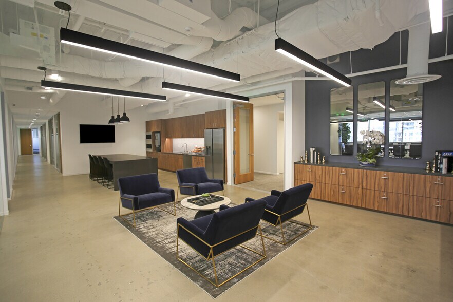 More Photos Of 2121 Avenue of the Stars, Century City Coworking Space
