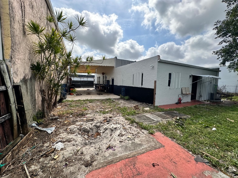 More Photos Of 2304 SW 60th Way, Miramar Auto Repair For Lease