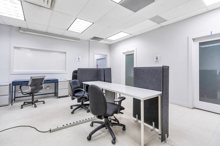 More Photos Of 10318-10324 Whalley Blvd, Surrey Storefront Retail Office For Lease