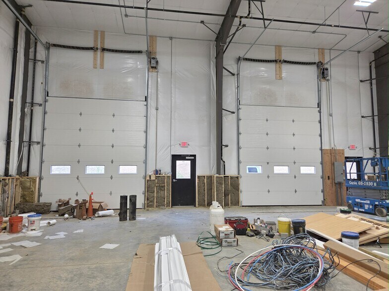 More Photos Of 220 Sturbridge Rd, Charlton Industrial For Lease