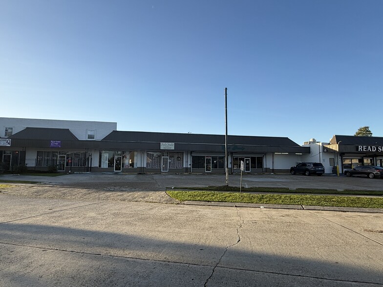 More Photos Of 7045 Read Blvd, New Orleans Unknown For Lease