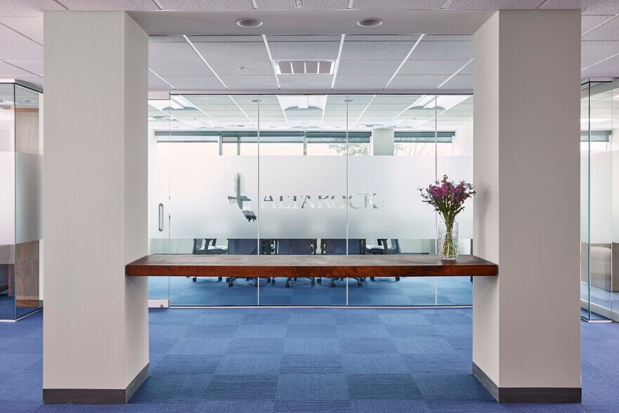 More Photos Of 500 Cummings Ctr, Beverly Office For Lease