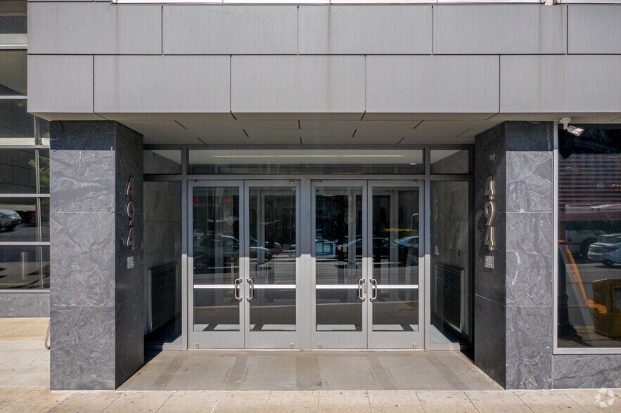 More Photos Of 494 Broad St, Newark Office For Lease