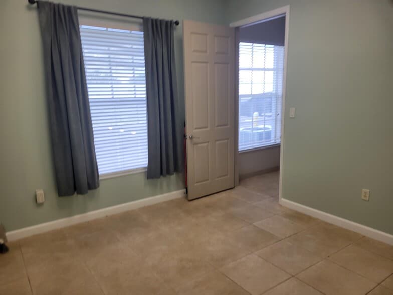 More Photos Of 1000-1032 Tamiami Trl, Port Charlotte Unknown For Lease