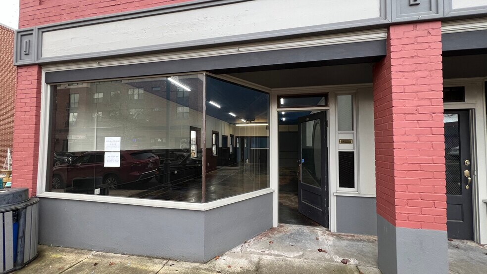 More Photos Of 155-167 Main St W, Monmouth Storefront For Lease