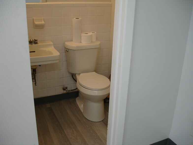 More Photos Of 1022 Pasadena Blvd, Pasadena Medical For Lease