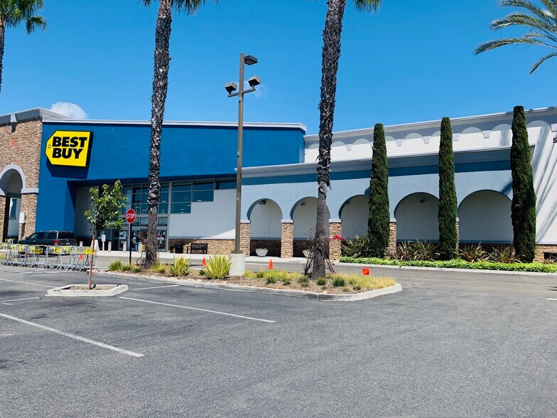 More Photos Of 555-595 Grand Ave, San Marcos Unknown For Lease