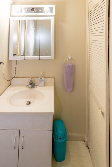 More Photos Of 401-405 S High St, Baltimore Storefront Retail Residential For Sale