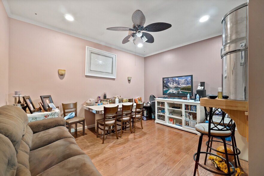 More Photos Of , Leonia General Retail For Sale