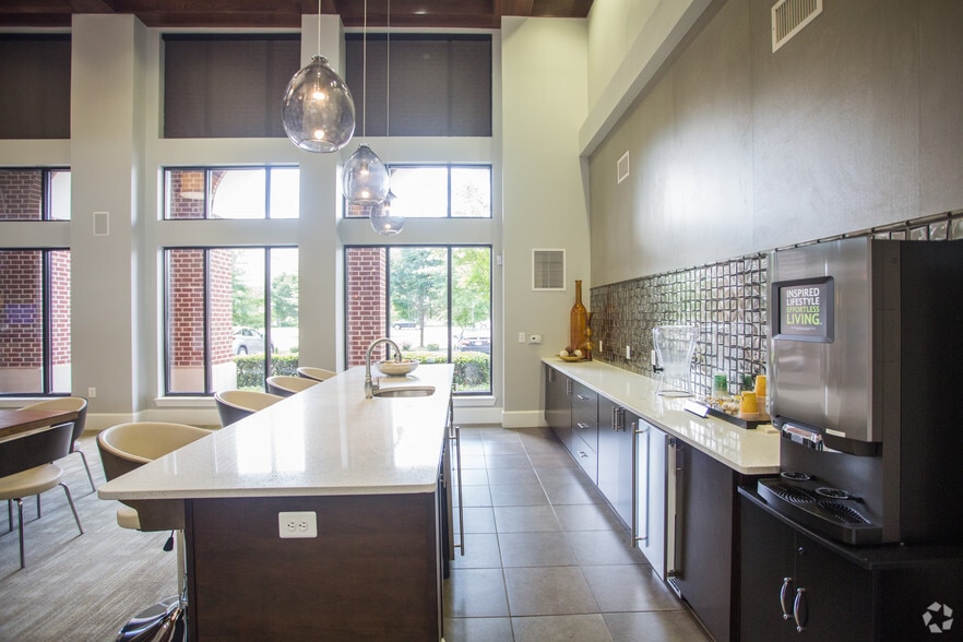 More Photos Of Mooreview Pky @ Loudoun County Pky, Ashburn Unknown For Lease