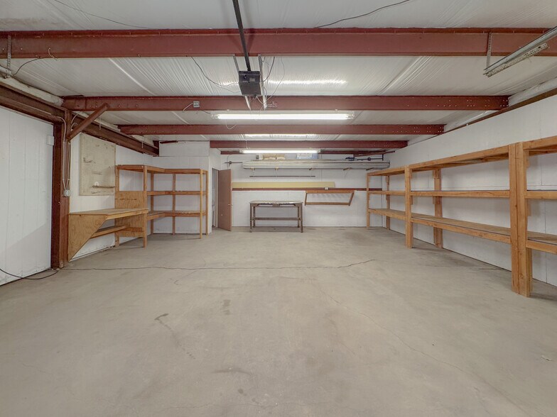 More Photos Of 210-212 N Pine St, Ponca City Light Distribution For Sale