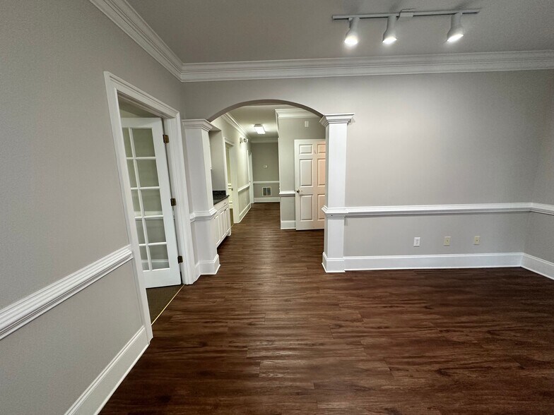 More Photos Of 327 Dahlonega St, Cumming Medical For Sale