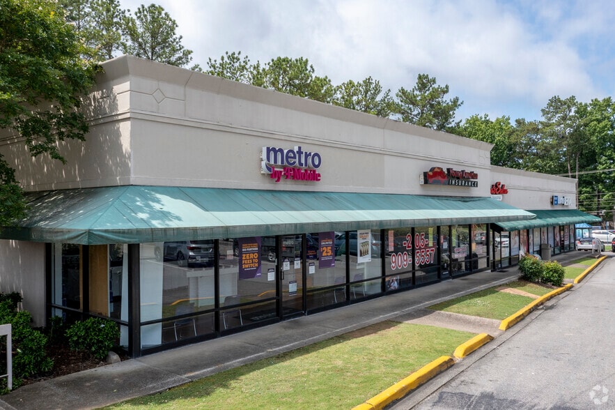 More Photos Of 3301 Lorna Rd, Birmingham Storefront For Lease