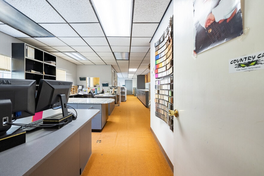 More Photos Of 141 Grove St, Meriden Manufacturing For Lease