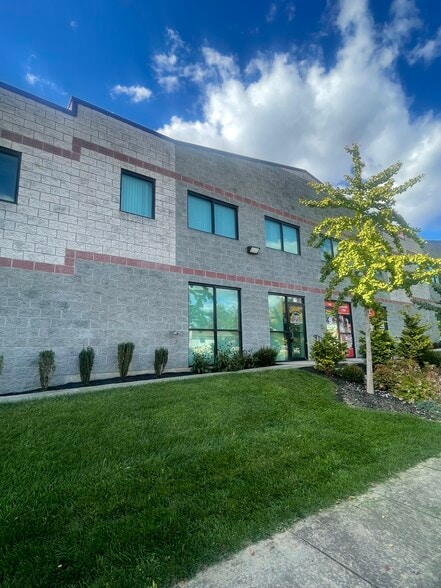 More Photos Of 5800 Woodcliff Rd, Bowie Warehouse For Sale