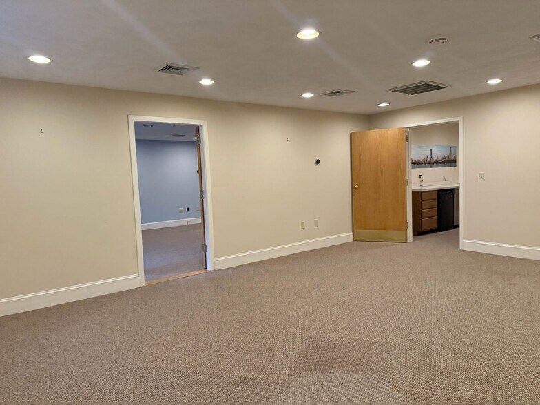 More Photos Of 1624 Sudbury Rd, Concord Office For Lease