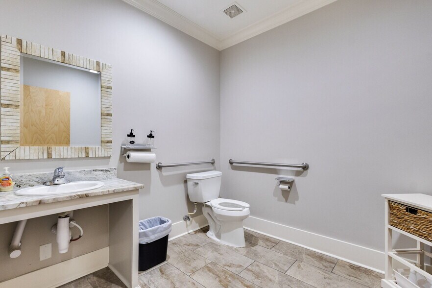 More Photos Of 307 Alcide Dominique Dr, Lafayette Office For Sale