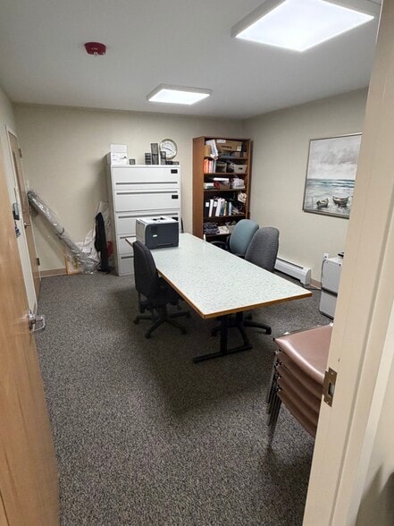More Photos Of 144 Thadeus St, South Portland Office Residential For Lease
