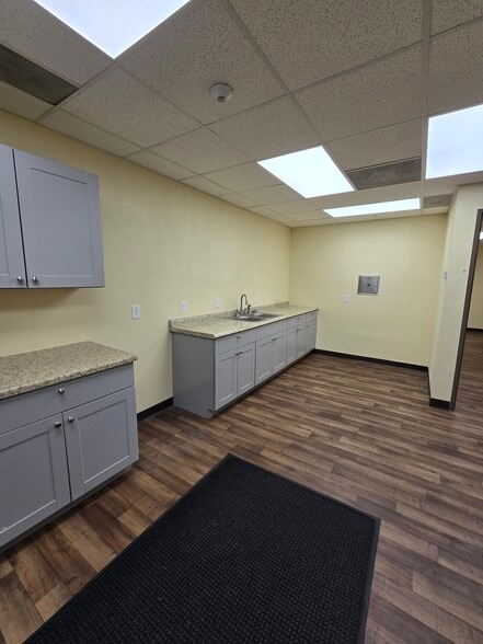 More Photos Of 6344 E Broadway Rd, Mesa Medical For Lease