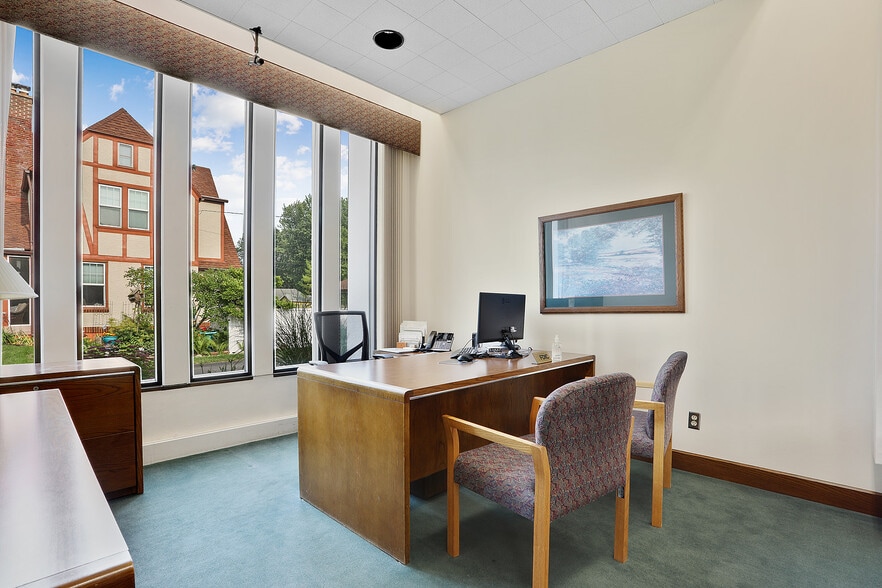 More Photos Of 427 Manitowoc St, Reedsville Office For Sale