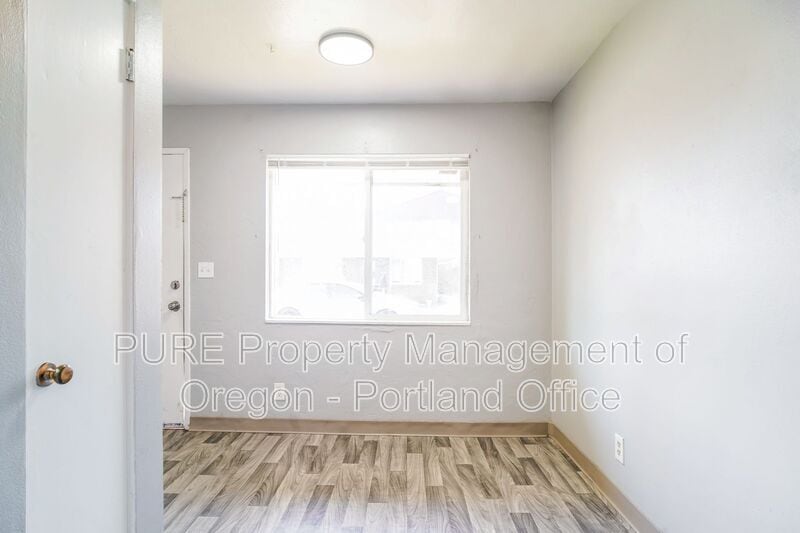 More Photos Of 1049 SE Walnut St, Hillsboro Apartments For Sale