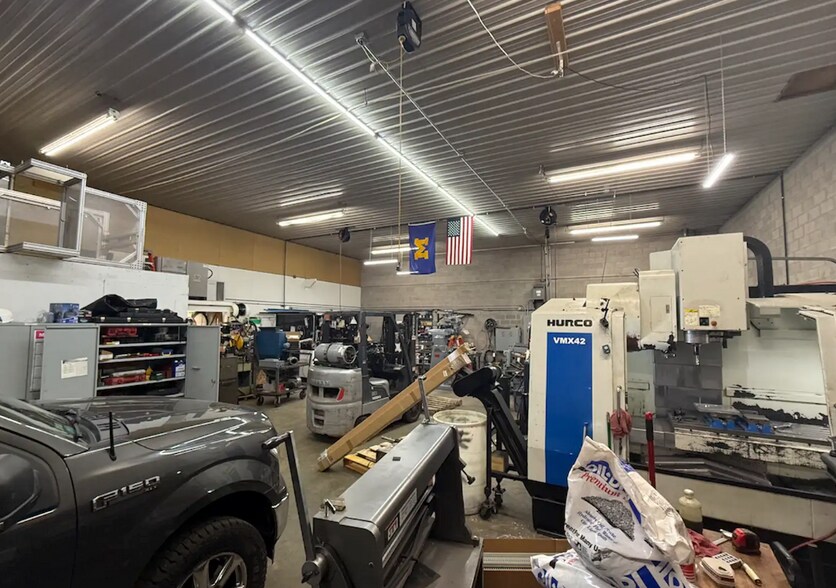 More Photos Of 3086 Dixie Ave SW, Grandville Manufacturing For Lease