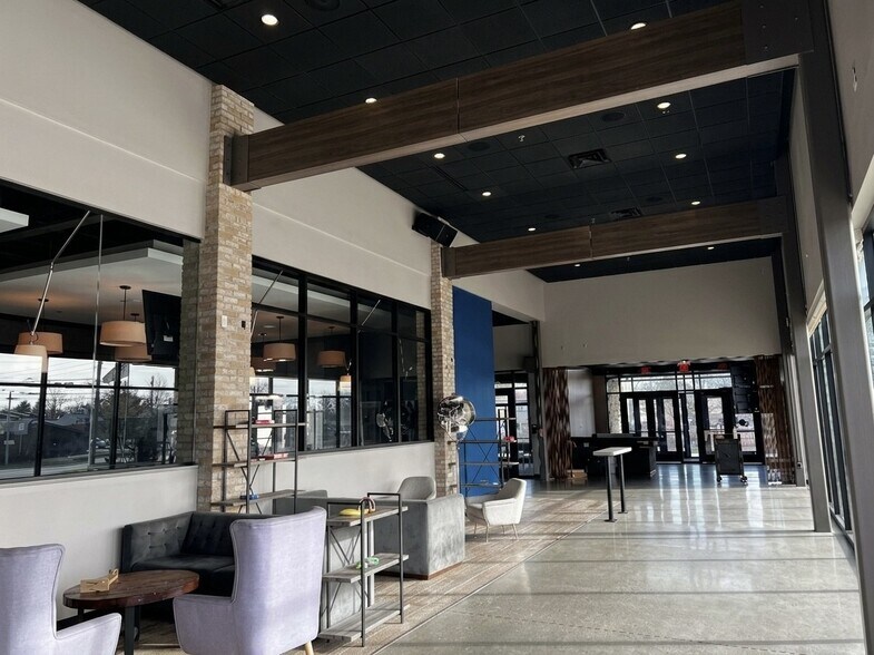 More Photos Of 4780 Cornell Rd, Cincinnati Movie Theatre For Sale