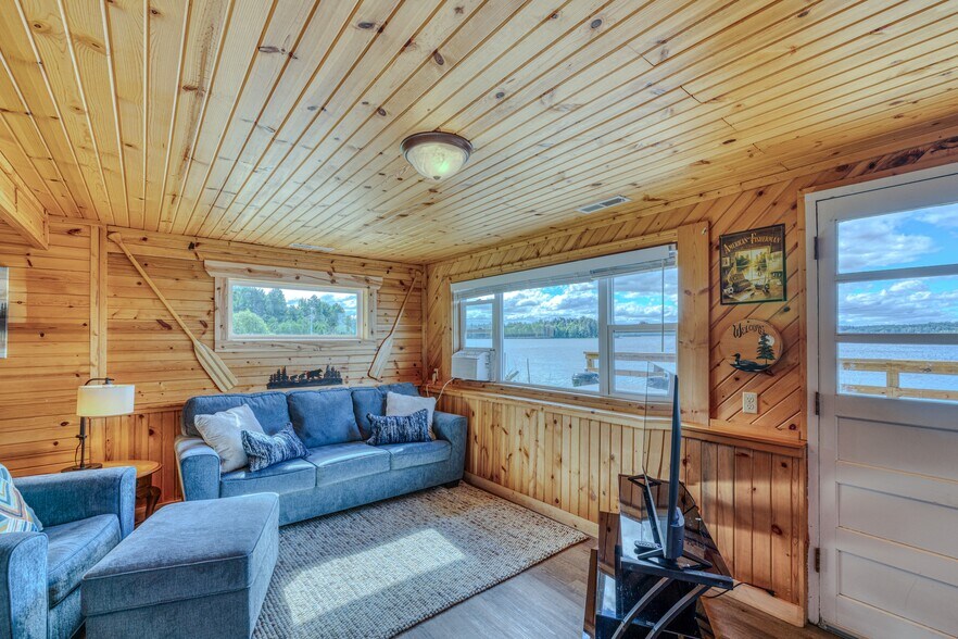 More Photos Of 8372 E Flowage Ln, Gordon Multifamily For Sale