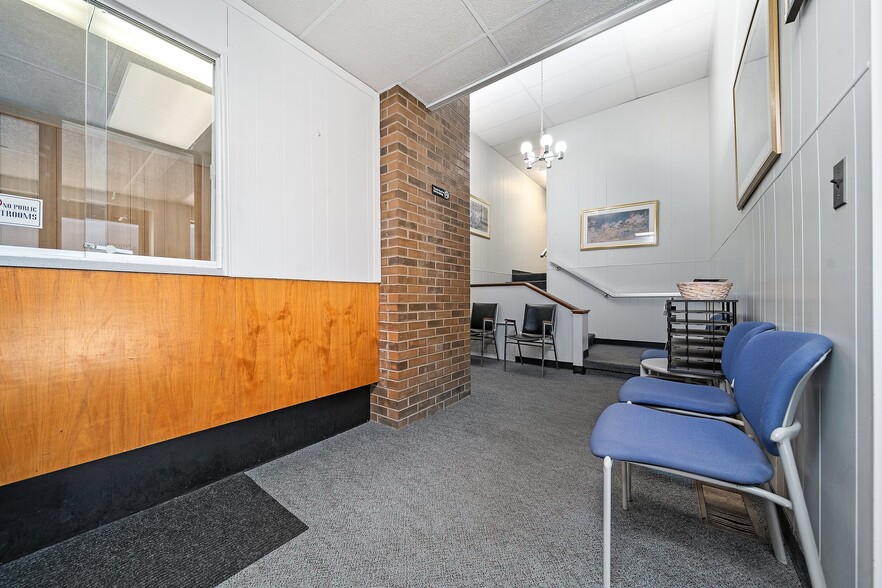 More Photos Of 211 Maple St, Big Rapids Office Residential For Lease