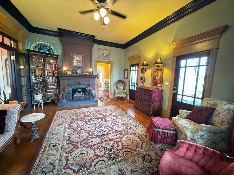 More Photos Of 224 W Chickasaw St, Tahlequah Hospitality For Sale