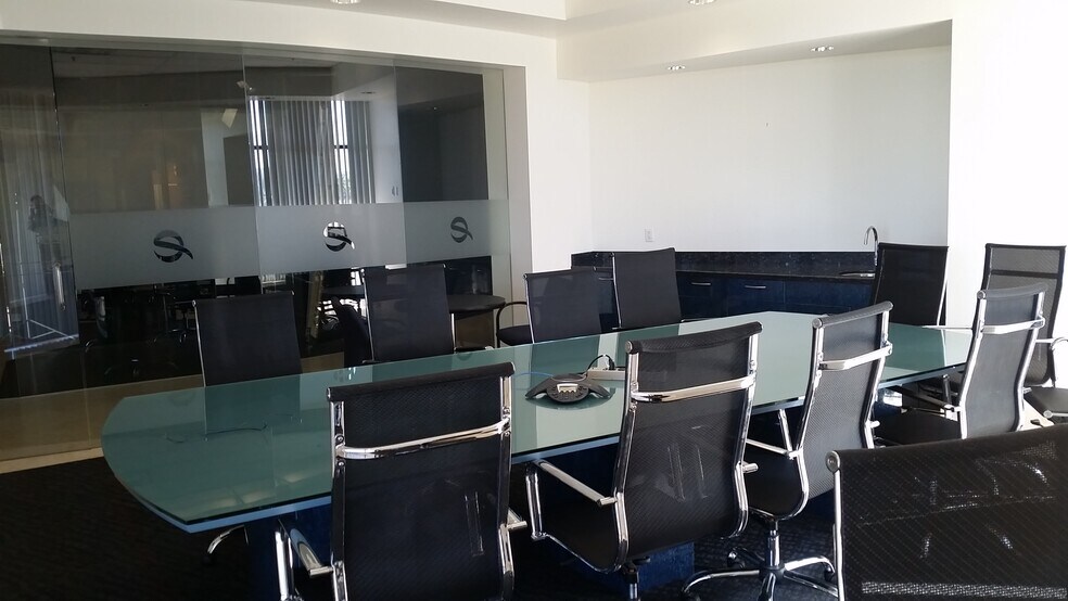 More Photos Of 1467 W Fairway Dr, Santa Maria Office For Lease